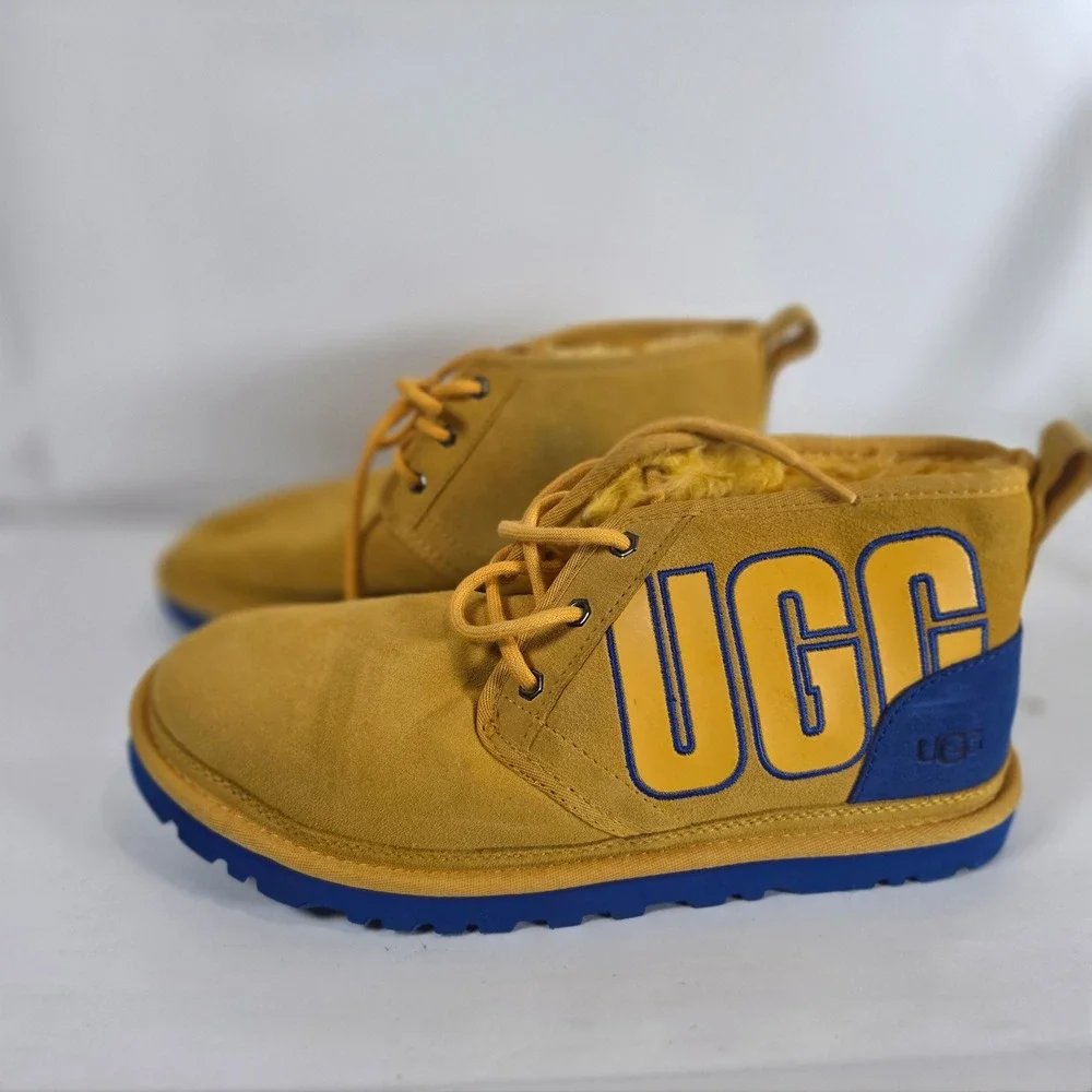 UGG Mens Neumel Graphic Outline Boots Chestnut Blue Suede 1130715 Size 9 NWOB